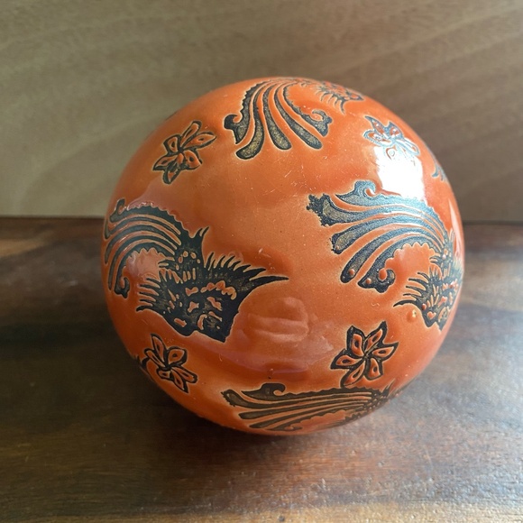 2 Carpet Ball Ceramic Pottery 4" Round Blue Floral Red Birds Glaze Decorative - Picture 2 of 11